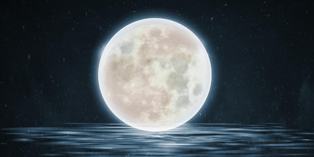 黑色创意中秋团圆月亮海上倒影海上月亮夜空展板背景