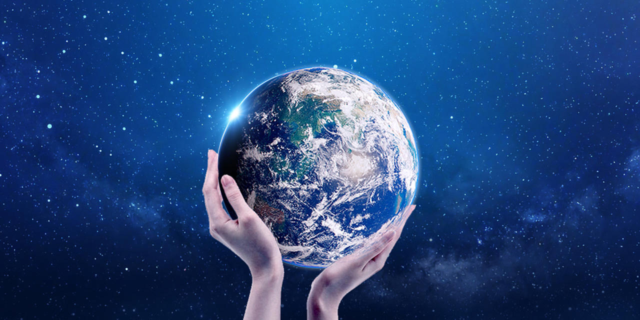 世界环境日蓝色场景大气地球手星空世界地球日展板背景世界地球日背景psd免费下载 图星人