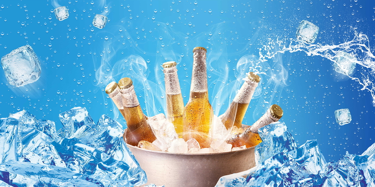 夏日啤酒展板背景夏天啤酒啤酒冰块飞溅水花水波纹