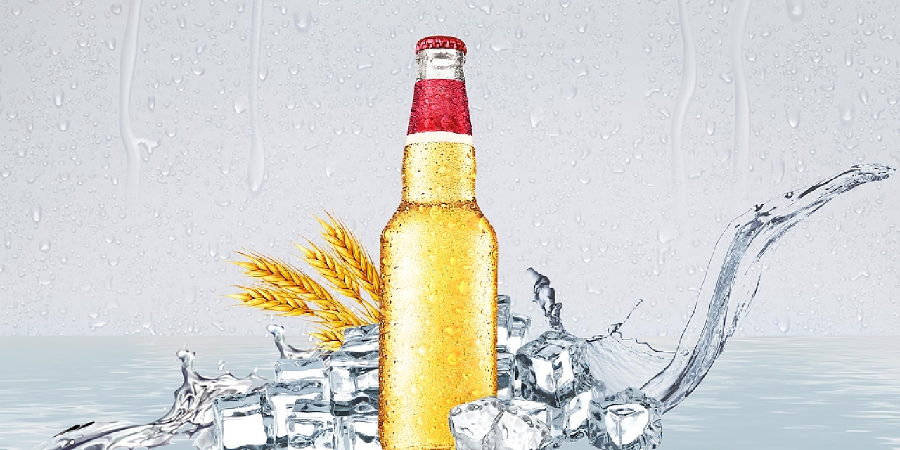 白色写实场景小麦冰块啤酒展板背景夏天啤酒