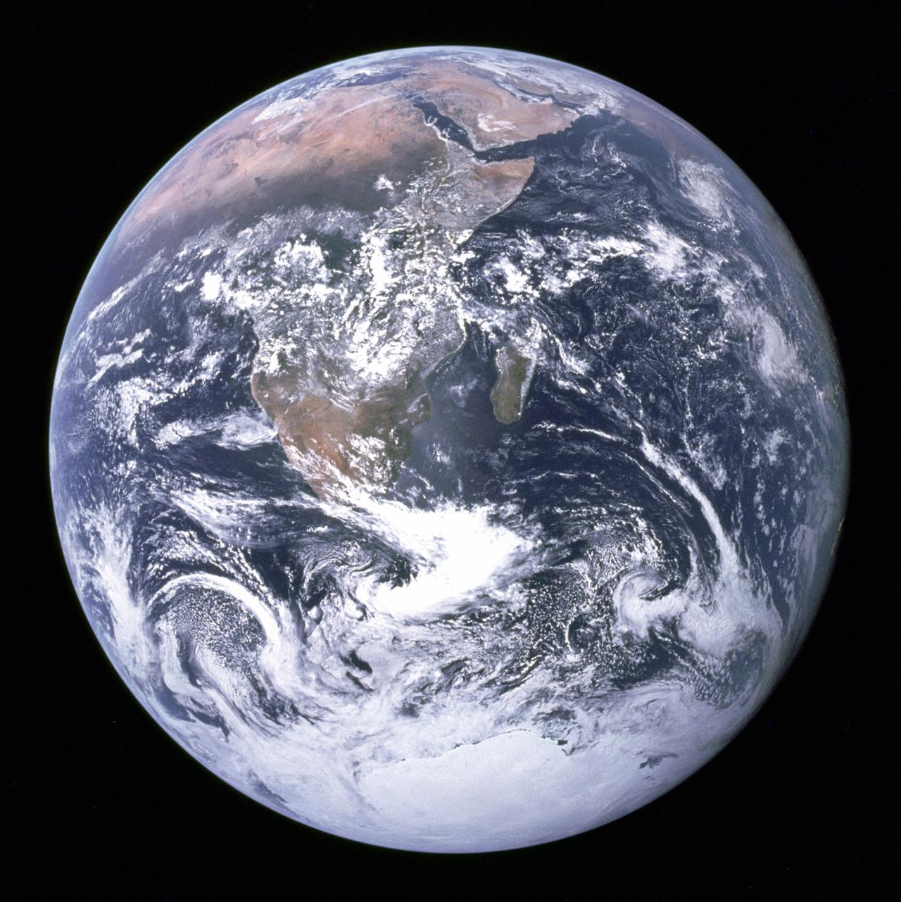 星地球空蓝色宇宙特写太空中的地球背景图片免费下载 图星人