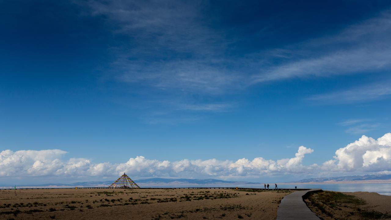 旅游自然蓝天白云青海湖背景图免费下载 图星人