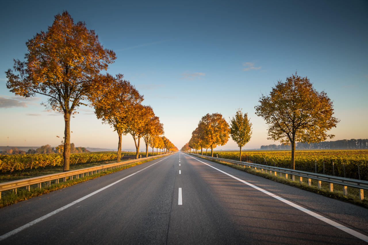 乡村道路旅游道路路线秋天景色背景图片免费下载 图星人